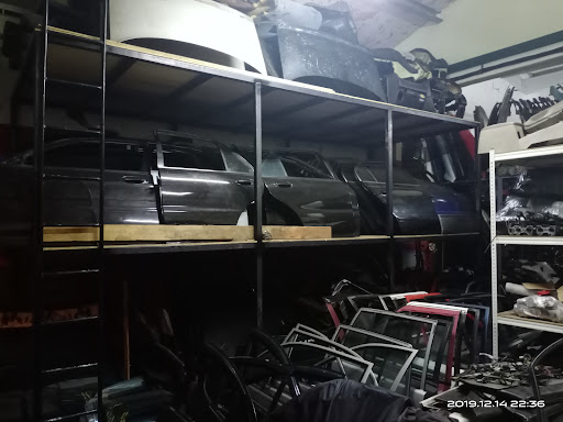BaBa Awoxx Garage