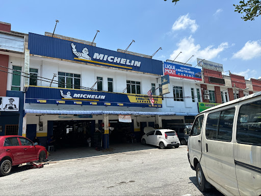 D WORLD TYRE SERVICE
