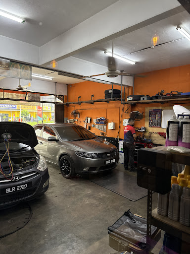 Perkhidmatan Tayar Dan Bateri Tech Wei - Car repair workshop semenyih